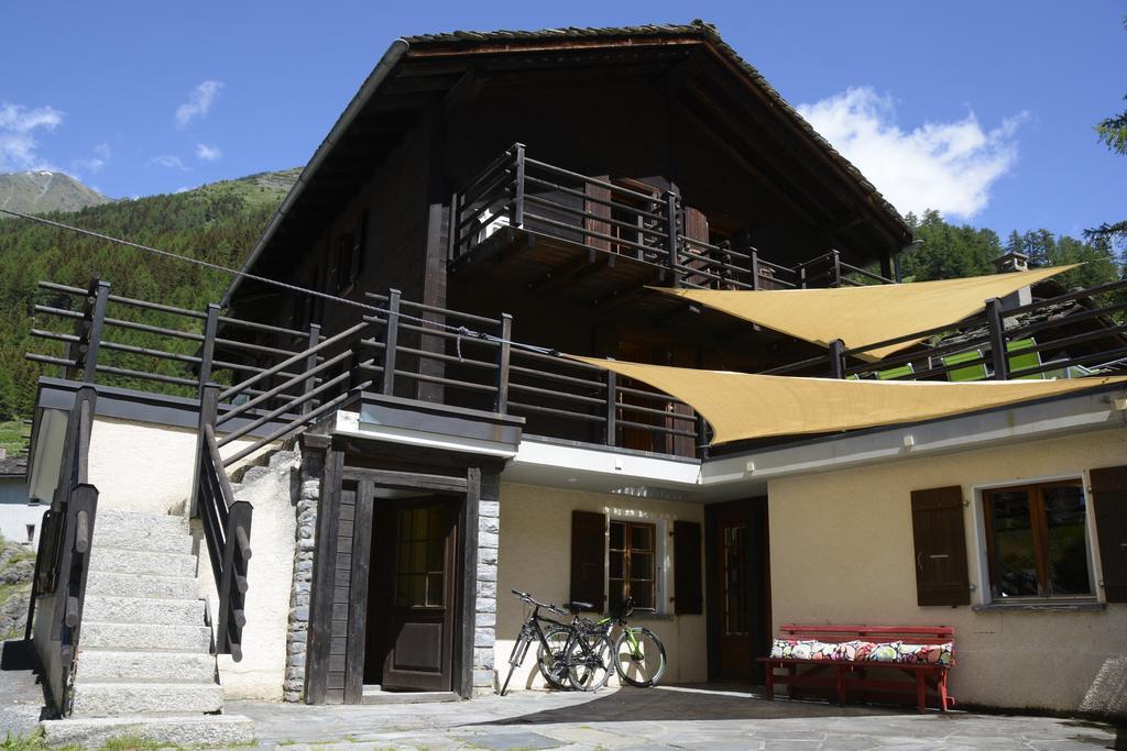 Studios Du Valsorey Bourg-Saint-Pierre Exterior foto